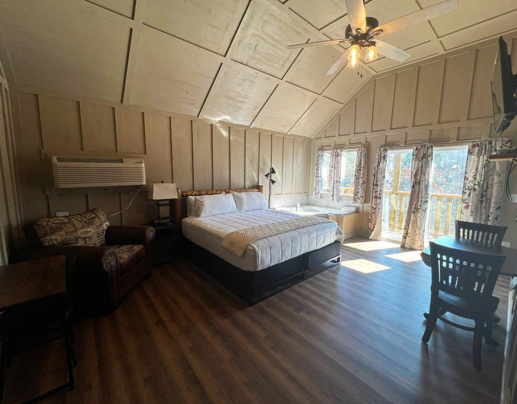 Treetop Hideaway Rooms at Banning Mills