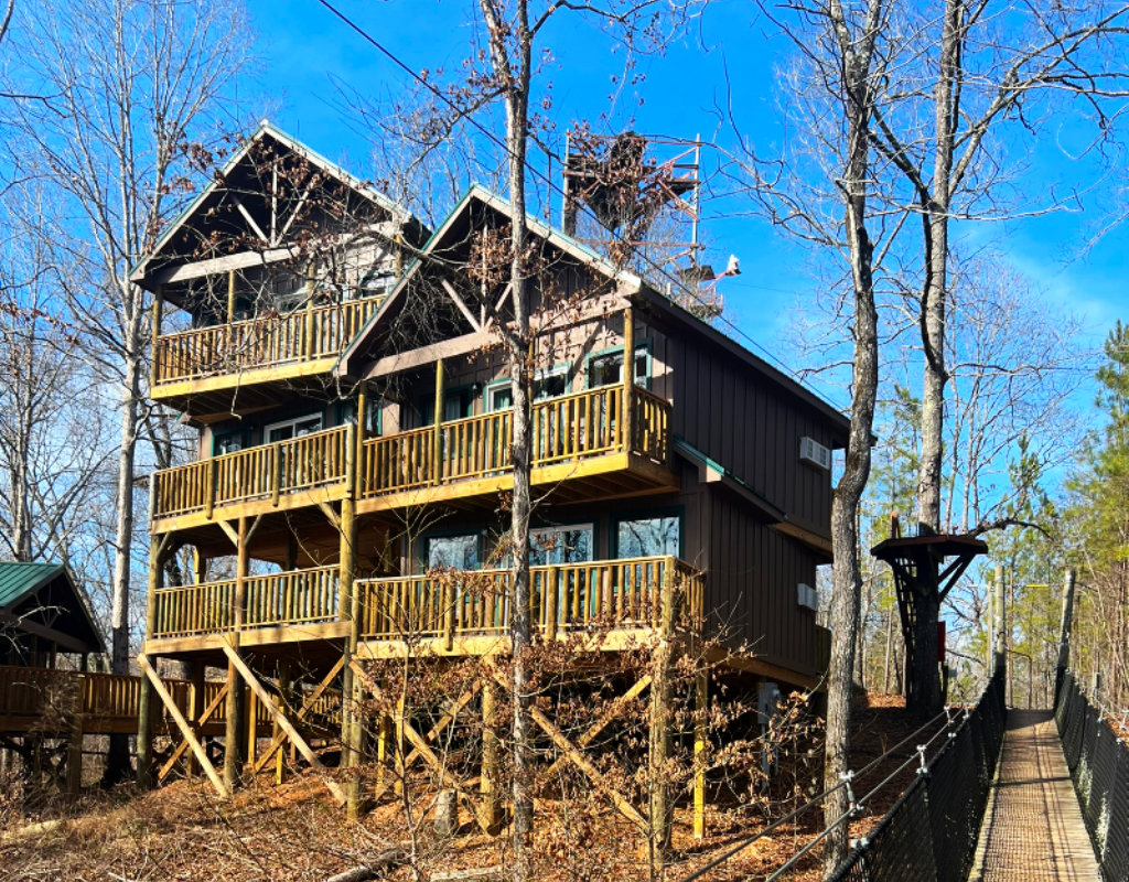 Treetop Hideaway Exterior