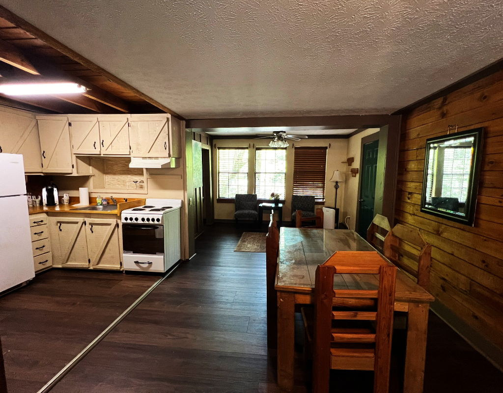 Family cabin 11 kitchen and dining room